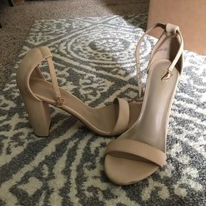 Nude Hi-Chunk heels